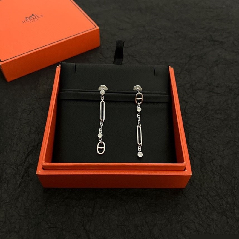 H**mes earrings